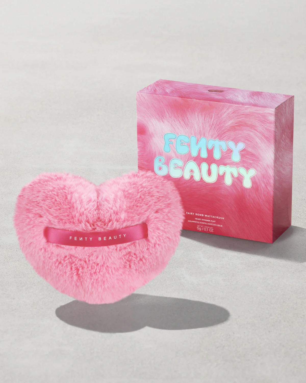 Пуховка з шиммером для тіла Fenty Beauty Fairy Bomb Wattacrush Heart Shimmer Puff, 78 г