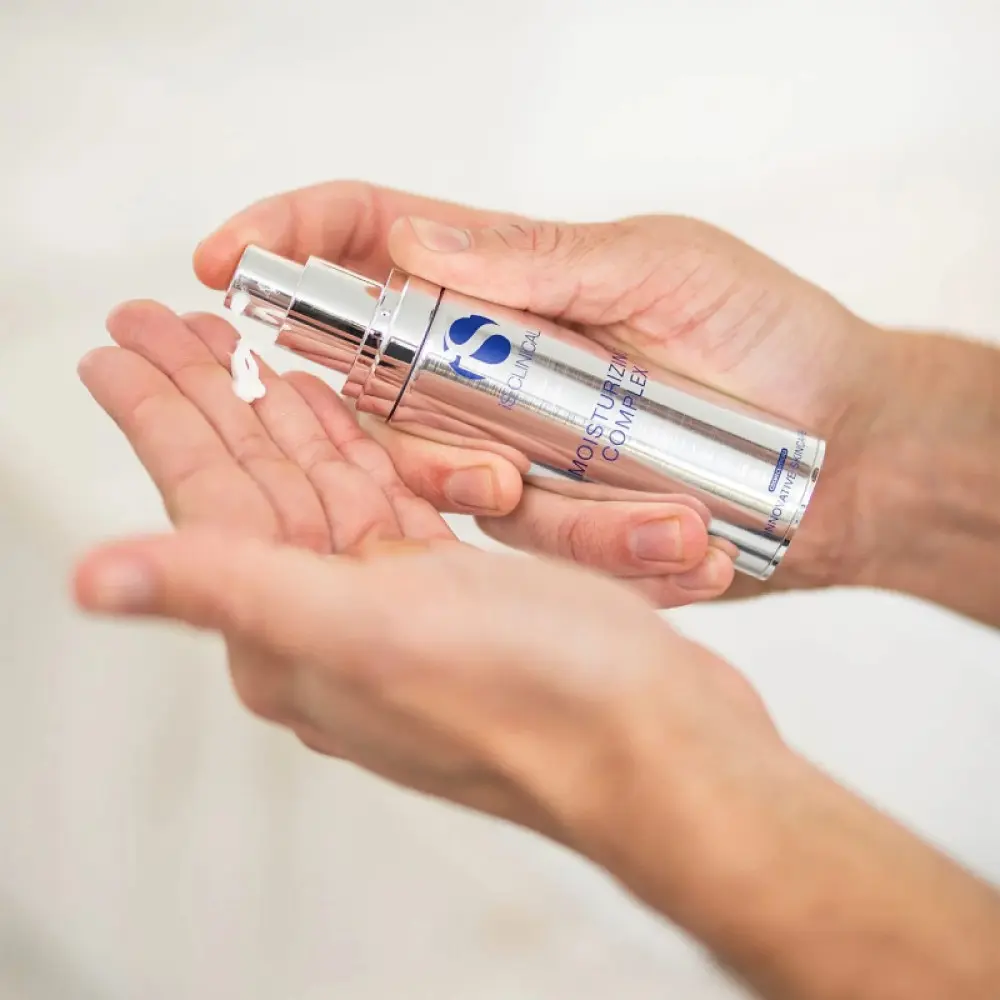 Крем для обличчя зволожувальний iS CLINICAL Moisturizing Complex, 50 г